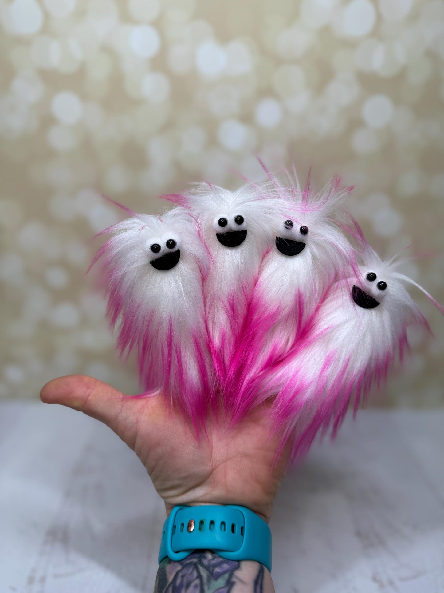 Lil Beasties Finger Puppet - White - Pink Tips