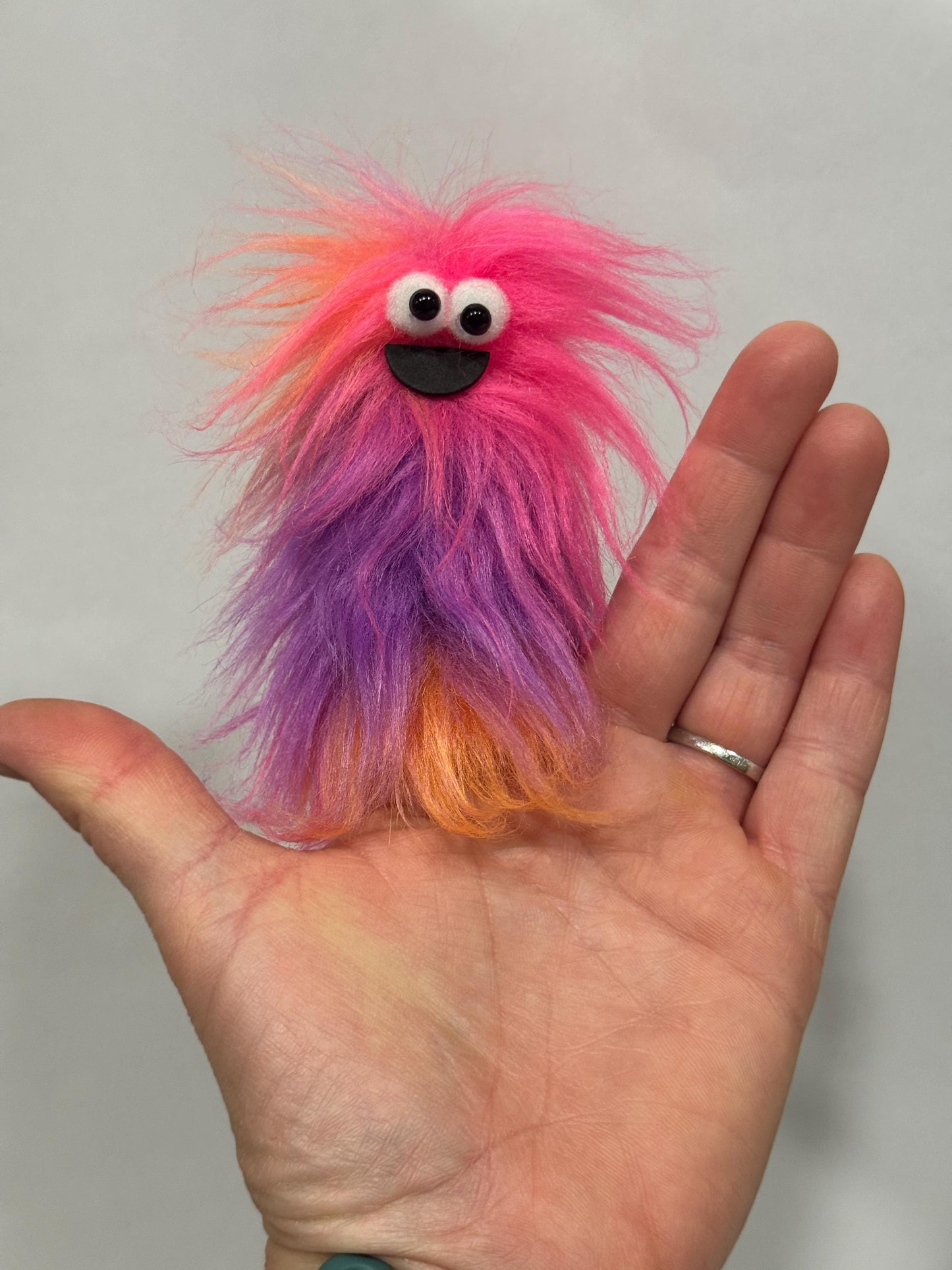 Lil Beasties Finger Puppet - Sherbet Short Pile