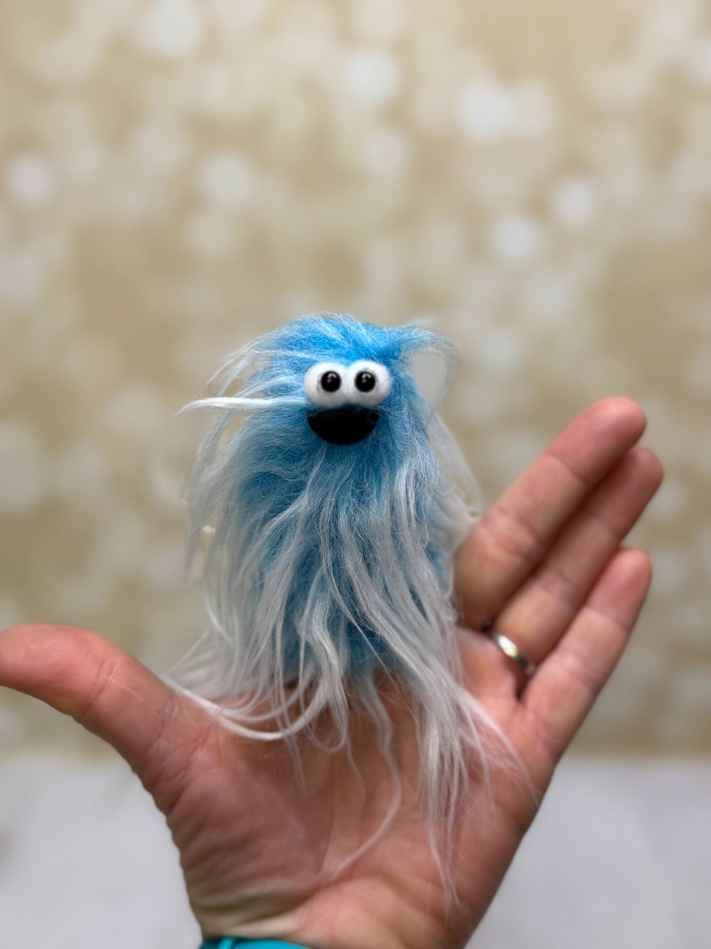 Lil Beasties Finger Puppet - Icy Blue