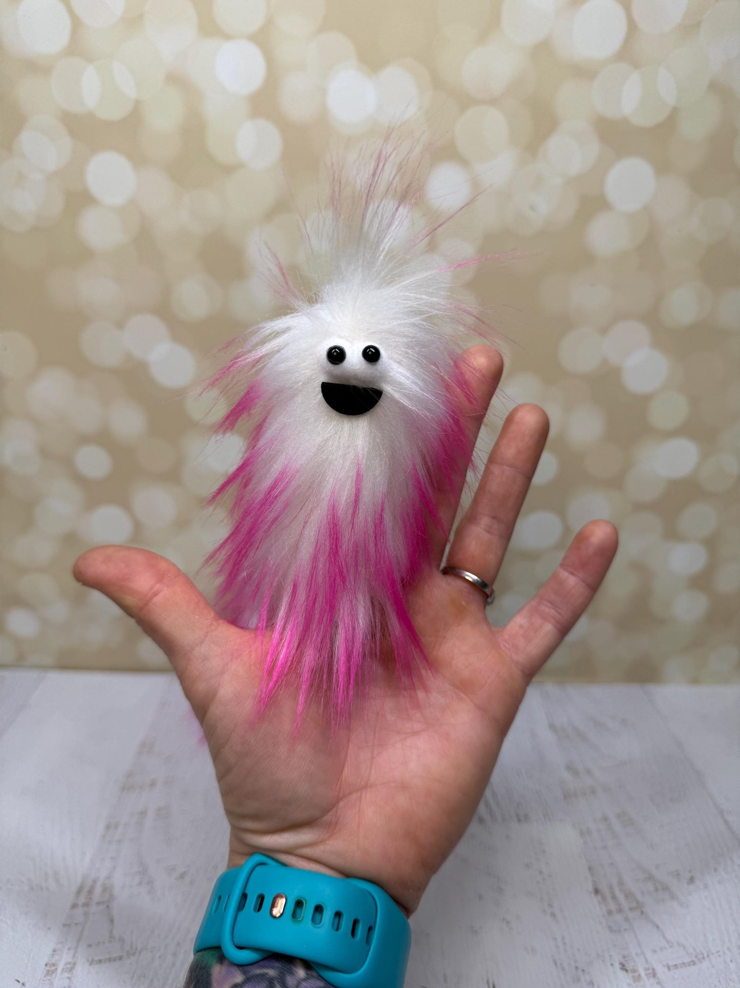 Lil Beasties Finger Puppet - Sugar Frost