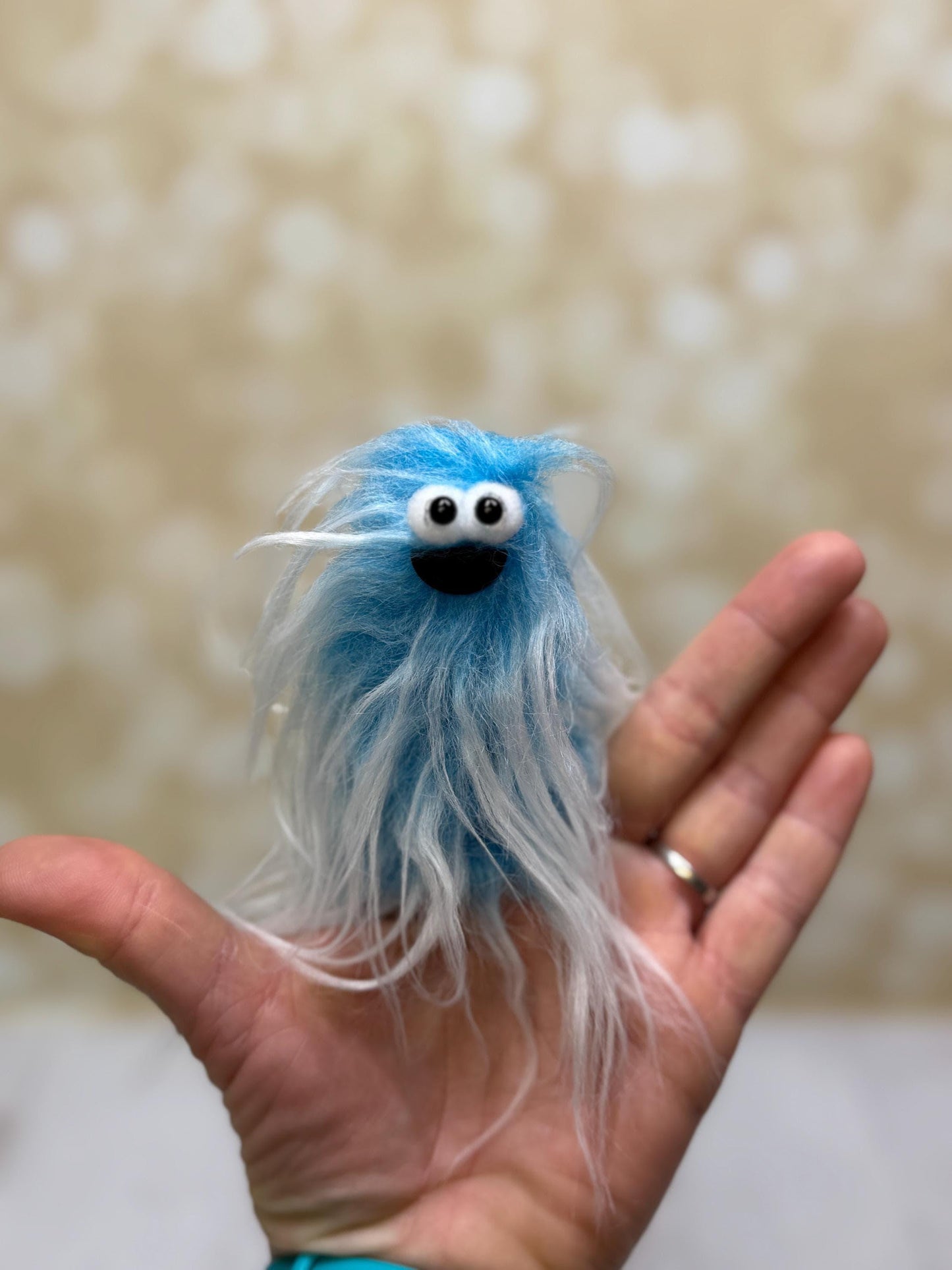 Lil Beasties Finger Puppet - Icy Blue
